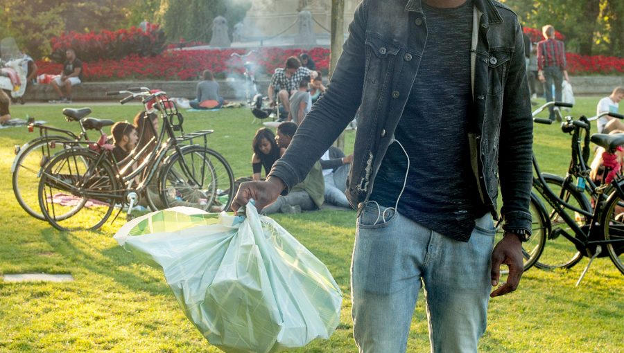 CLEANPICNIC KEEP PARKS CLEAN WITH A PICNIC BLANKET The City at Eye Level
