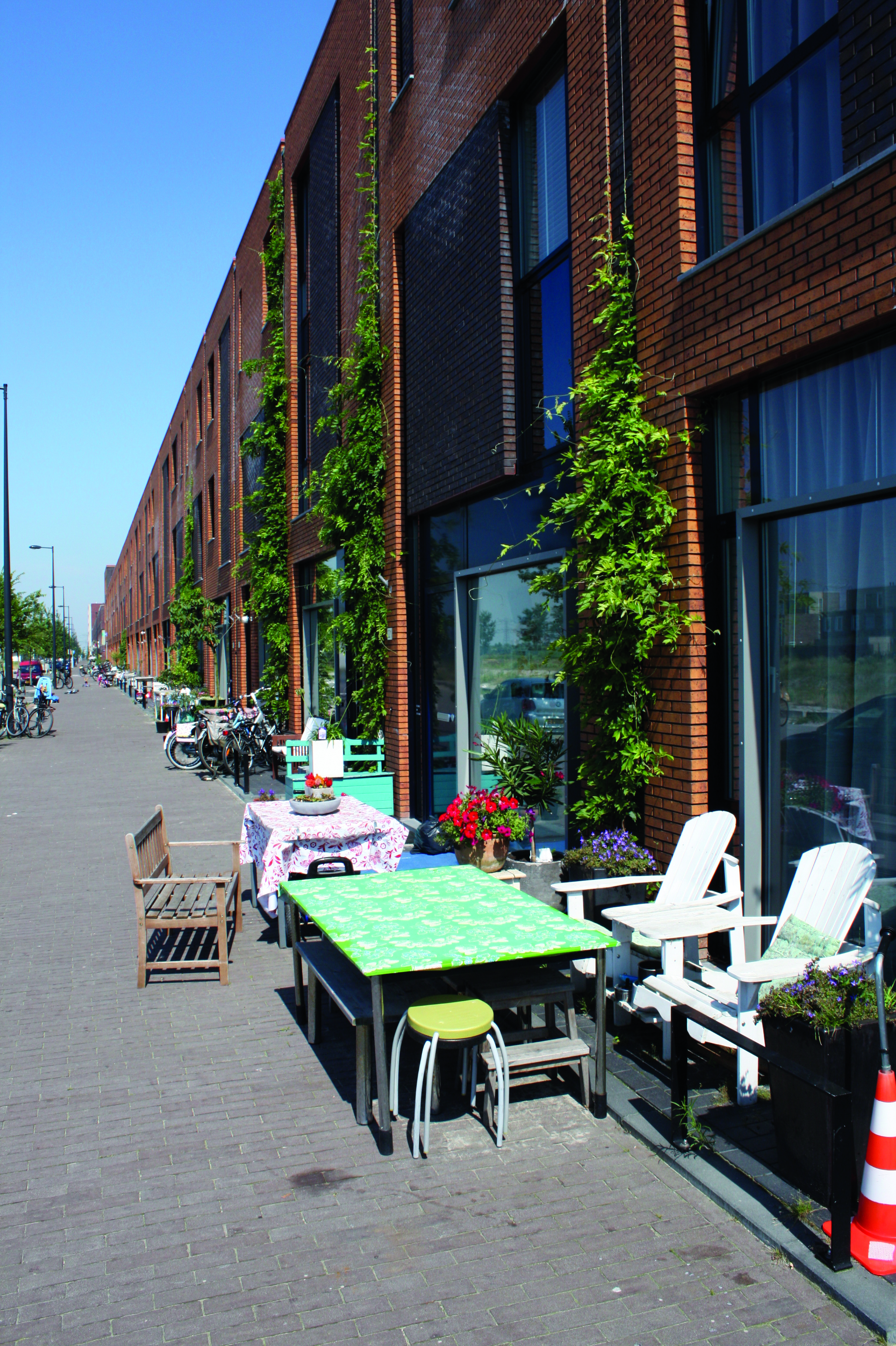 Hybrid Zones Make Streets Personal The City At Eye Level